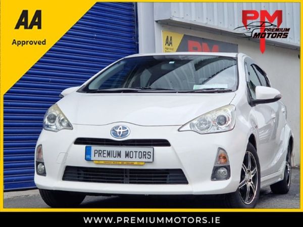 Toyota Aqua Hatchback, Petrol Hybrid, 2014, White