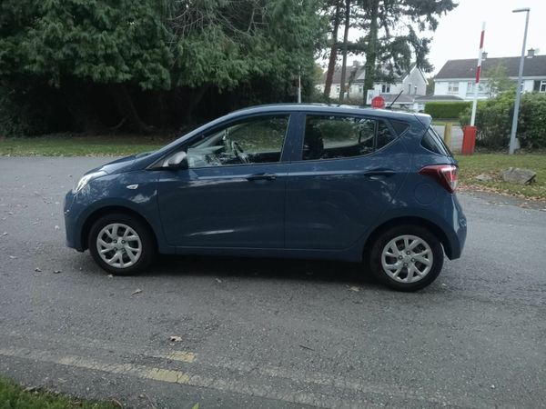 Hyundai i10 Hatchback, Petrol, 2018, Blue