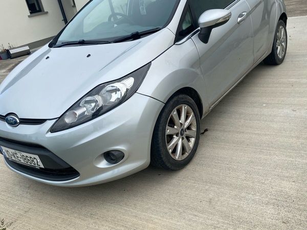 Ford Fiesta Hatchback, Petrol, 2010, Silver