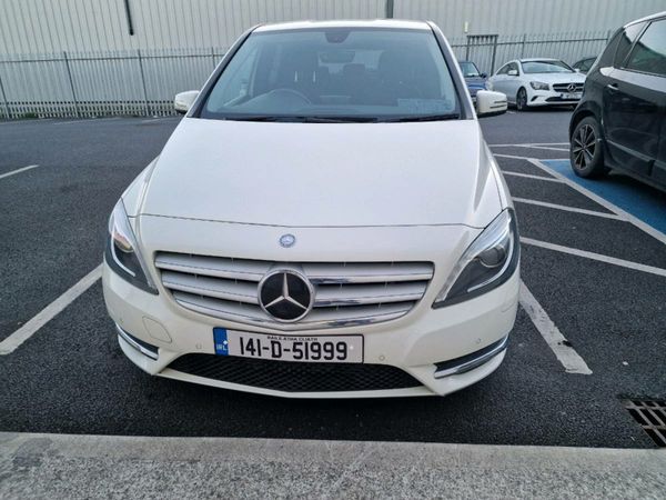 Mercedes-Benz B-Class MPV, Petrol, 2012, White