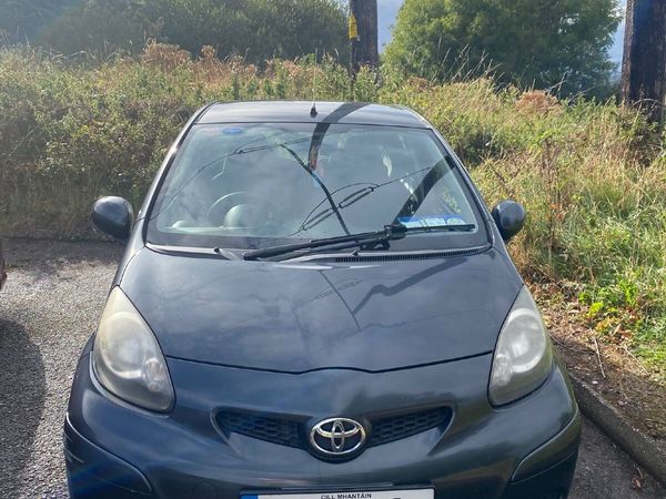Toyota Aygo Hatchback, Petrol, 2012, Grey