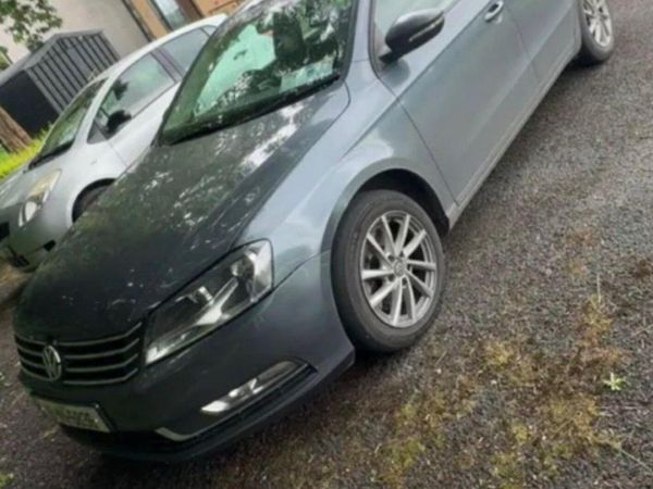 Volkswagen Passat Saloon, Diesel, 2012, Grey