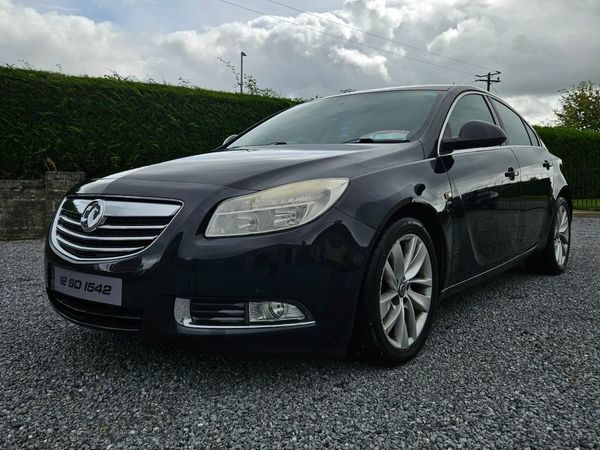 Vauxhall Insignia Hatchback, Diesel, 2012, Black