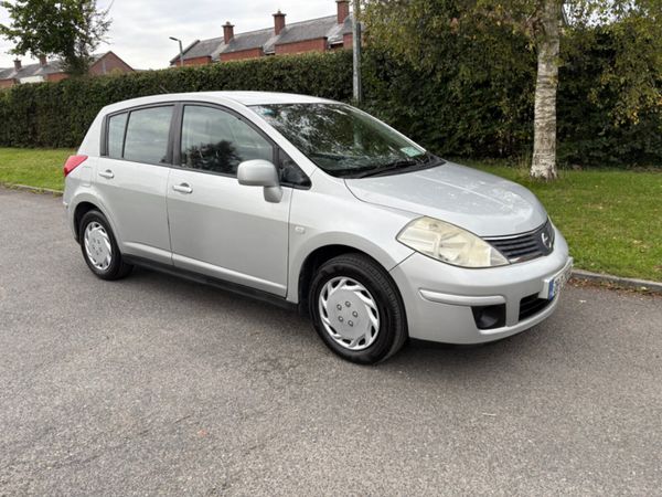 Nissan Tiida Hatchback, Petrol, 2008, Silver