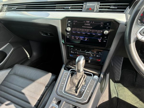 Volkswagen Passat Estate, Petrol Plug-in Hybrid, 2022, Silver