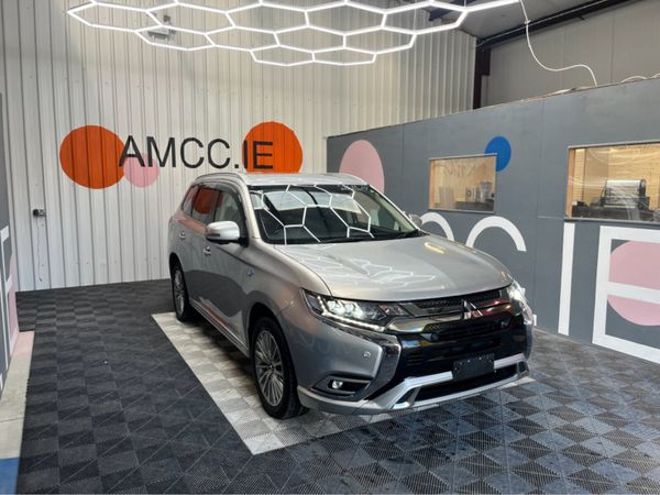 Mitsubishi Outlander SUV, Petrol Plug-in Hybrid, 2020, Silver