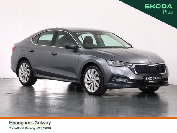 Skoda Octavia Hatchback, Diesel, 2023, Grey