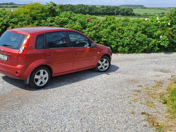 Ford Fiesta Hatchback, Petrol, 2007, Red