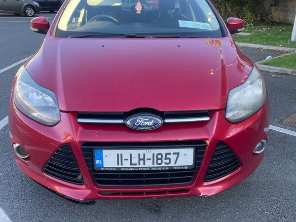 Ford Focus Hatchback, Diesel, 2011, Red