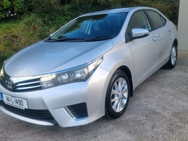 Toyota Corolla Saloon, Diesel, 2014, Silver