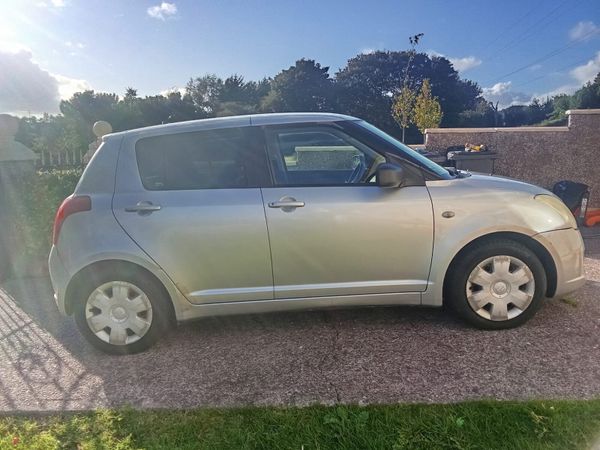 Suzuki Swift Hatchback, Petrol, 2005, Silver