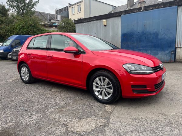 Volkswagen Golf Hatchback, Petrol, 2016, Red