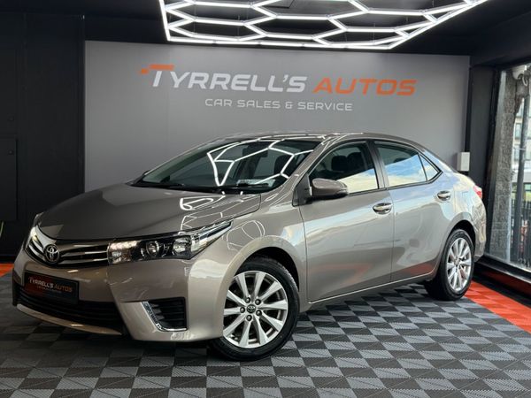 Toyota Corolla Saloon, Petrol, 2016, Gold
