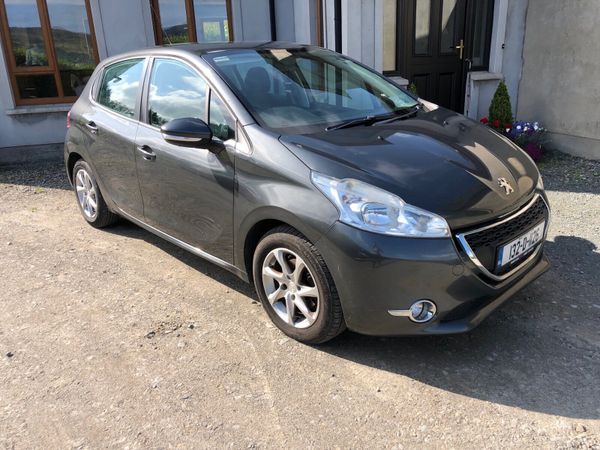 Peugeot 208 Hatchback, Diesel, 2013, Grey