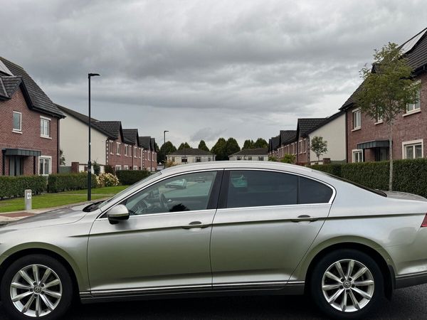 Volkswagen Passat Saloon, Diesel, 2017, Grey