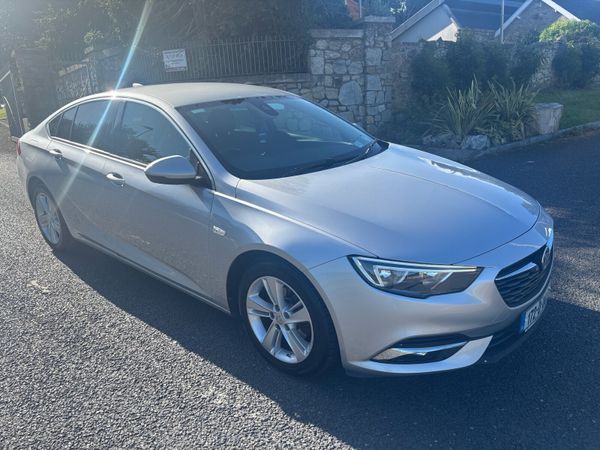 Vauxhall Insignia Hatchback, Diesel, 2017, Silver
