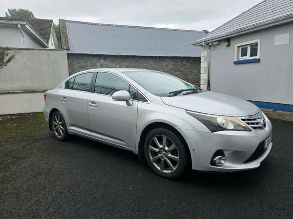 Toyota Avensis Saloon, Diesel, 2013, Silver