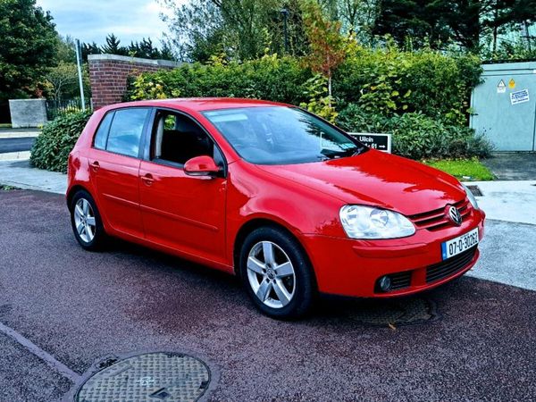 Volkswagen Golf Hatchback, Petrol, 2007, Red