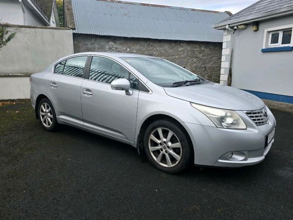 Toyota Avensis Saloon, Diesel, 2011, Silver