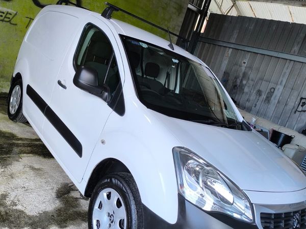 Peugeot Partner MPV, Diesel, 2018, White
