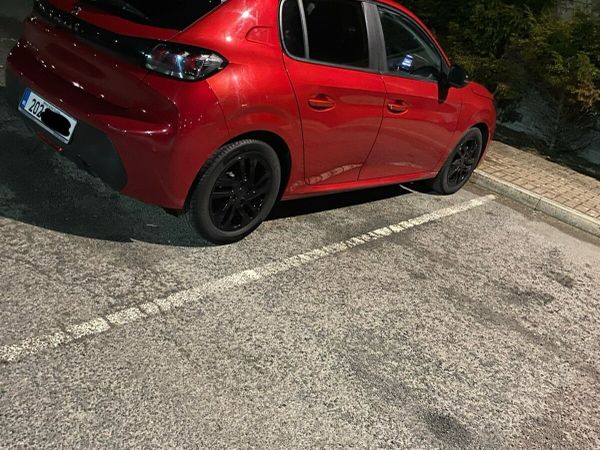 Peugeot 208 Hatchback, Petrol, 2020, Red