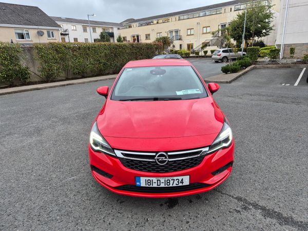 Opel Astra Hatchback, Petrol, 2018, Red