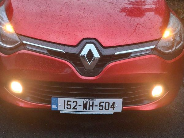 Renault Clio Hatchback, Petrol, 2015, Red