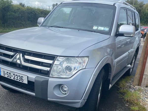 Mitsubishi Pajero SUV, Diesel, 2011, Silver