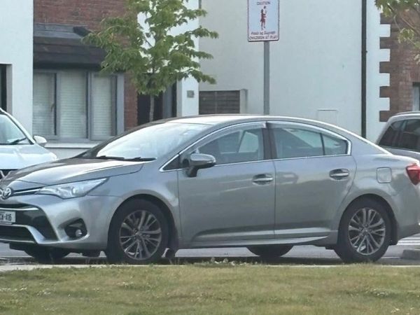 Toyota Avensis Saloon, Diesel, 2018, Grey