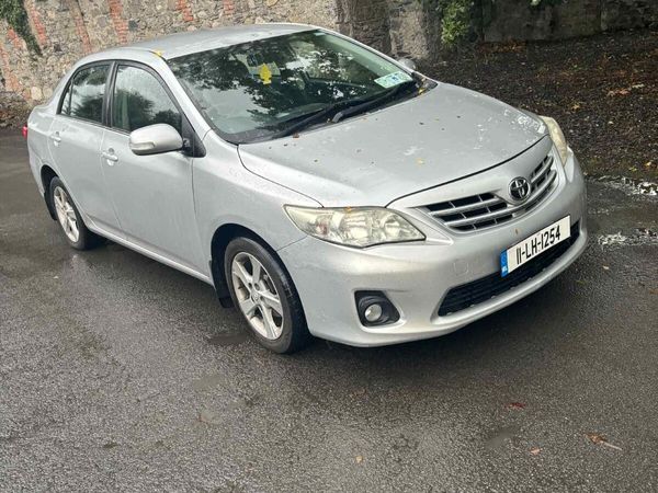Toyota Corolla Saloon, Diesel, 2011, Silver