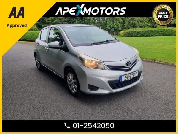 Toyota Yaris Hatchback, Petrol, 2012, Silver