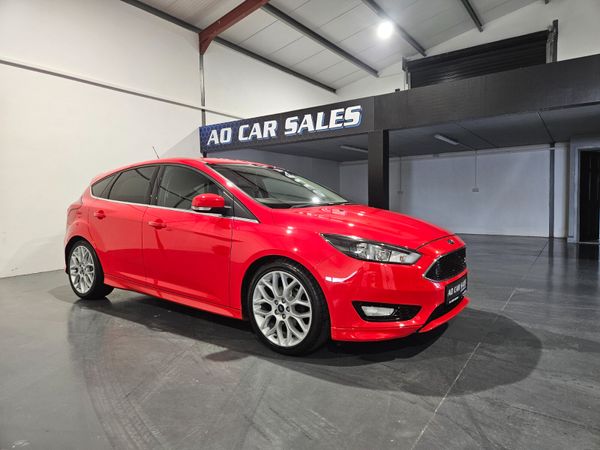 Ford Focus Hatchback, Diesel, 2016, Red