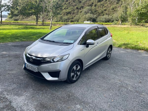 Honda Fit Hatchback, Petrol Hybrid, 2016, Silver