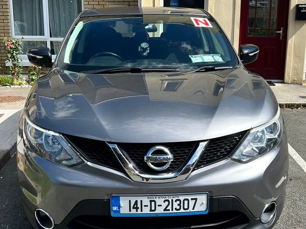 Nissan Qashqai Hatchback, Diesel, 2014, Grey