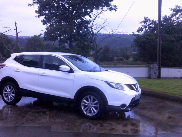 Nissan Qashqai Hatchback, Diesel, 2014, White