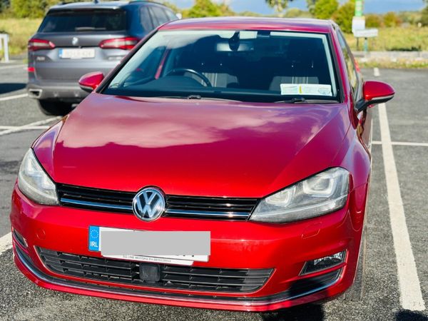 Volkswagen Golf Hatchback, Petrol, 2015, Red