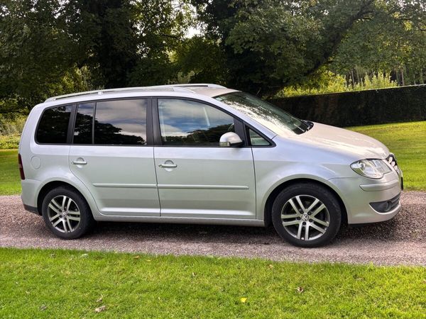 Volkswagen Touran MPV, Petrol, 2008, Silver