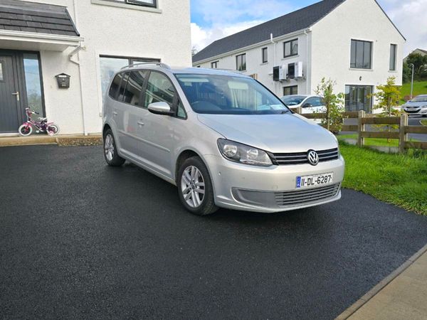 Volkswagen Touran MPV, Diesel, 2011, Silver