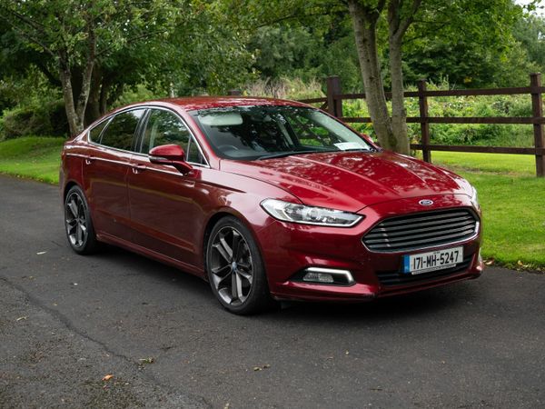 Ford Mondeo Hatchback, Diesel, 2017, Red