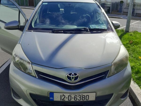 Toyota Yaris Hatchback, Petrol, 2012, Green