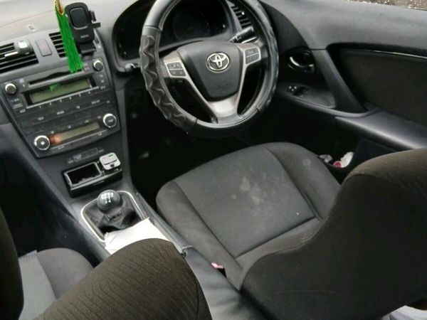 Toyota Avensis Saloon, Diesel, 2011, Grey