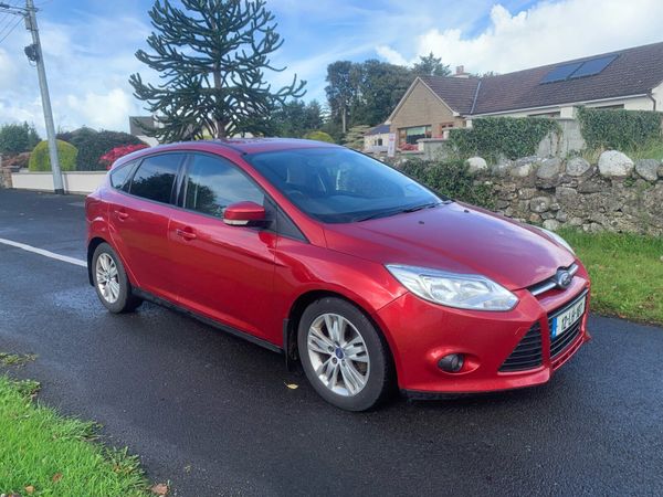 Ford Focus Hatchback, Diesel, 2012, Red