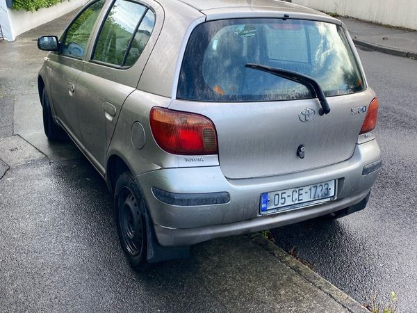 Toyota Yaris Hatchback, Petrol, 2005, Grey
