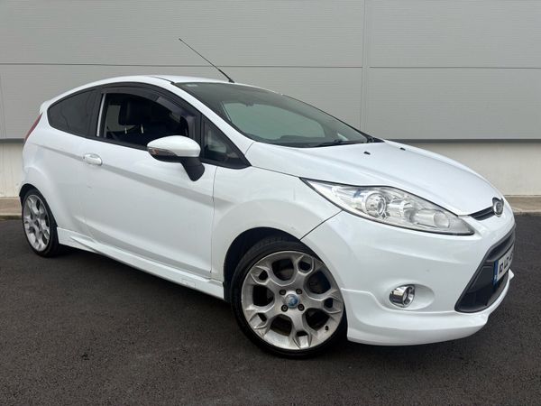 Ford Fiesta Hatchback, Petrol, 2010, White