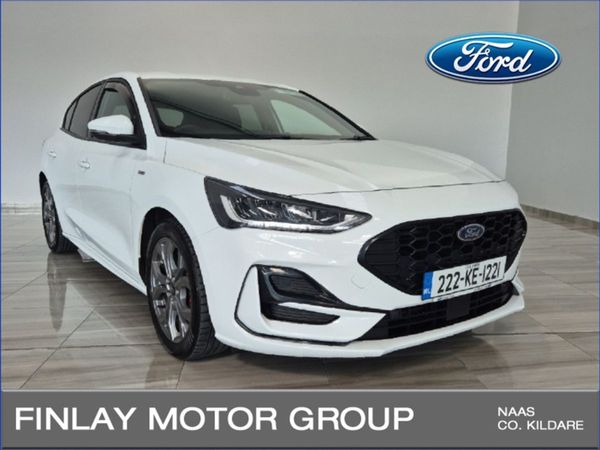 Ford Focus Hatchback, Petrol, 2022, White