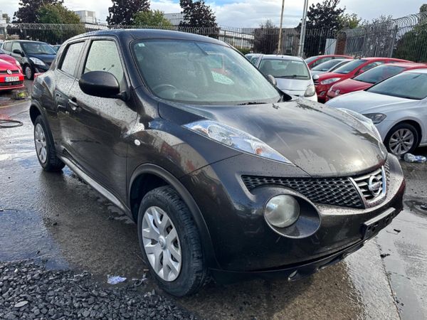 Nissan Juke Hatchback, Petrol, 2015, Brown