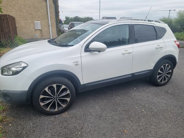 Nissan Qashqai Hatchback, Diesel, 2012, White