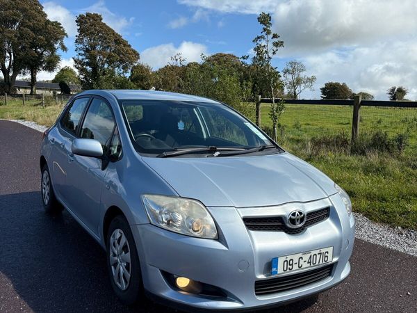 Toyota Auris Hatchback, Petrol, 2009, Blue