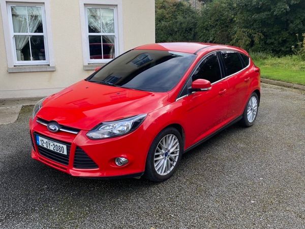 Ford Focus Hatchback, Petrol, 2012, Red