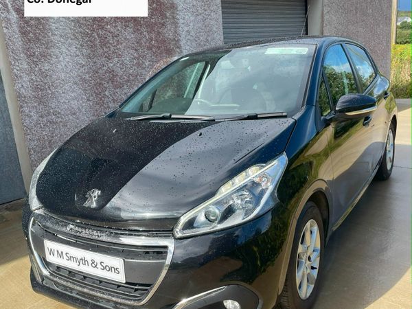 Peugeot 208 Hatchback, Petrol, 2017, Black
